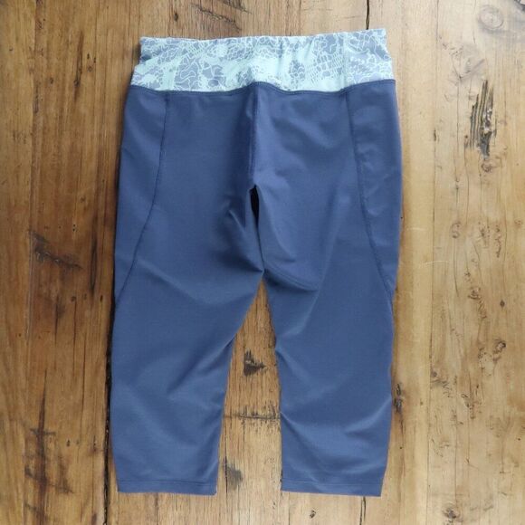 PURPLE WITH SEA FOAM GREEN & GREY DESIGN WIDE WAISTBAND FITNESS CAPRI SIZE SMALL - Picture 8 of 10